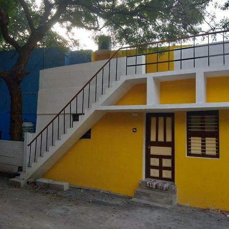 Nks Homestay 蓬蒂切里 外观 照片