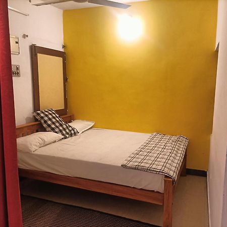 Nks Homestay 蓬蒂切里 外观 照片