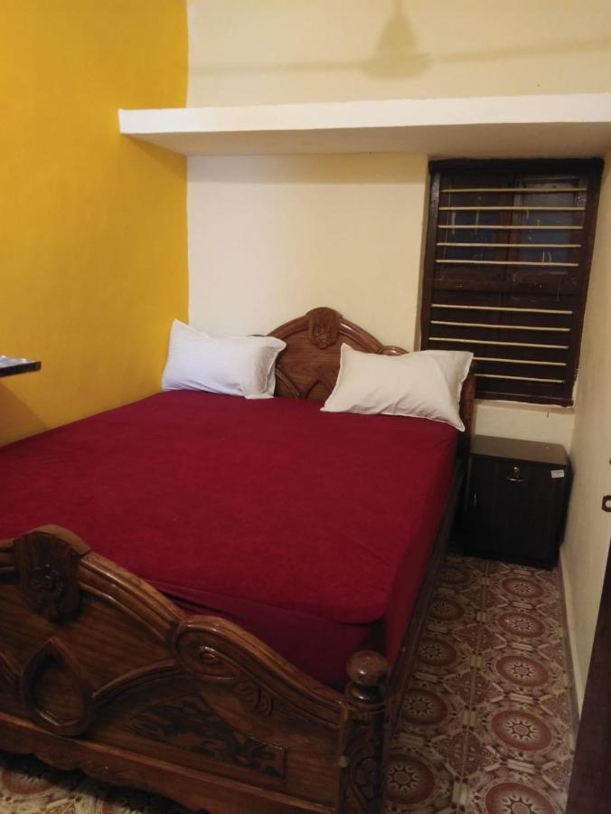Nks Homestay 蓬蒂切里 外观 照片