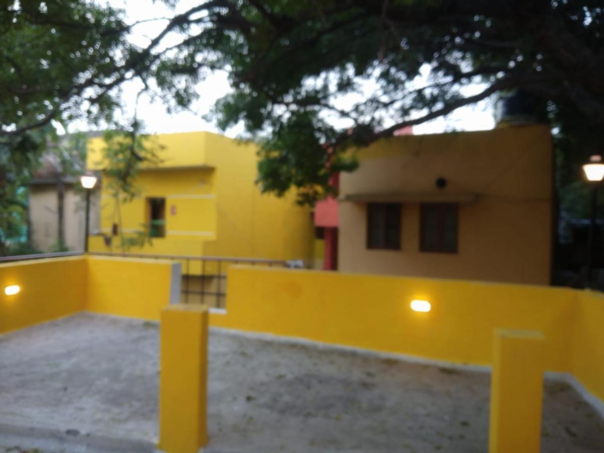 Nks Homestay 蓬蒂切里 外观 照片