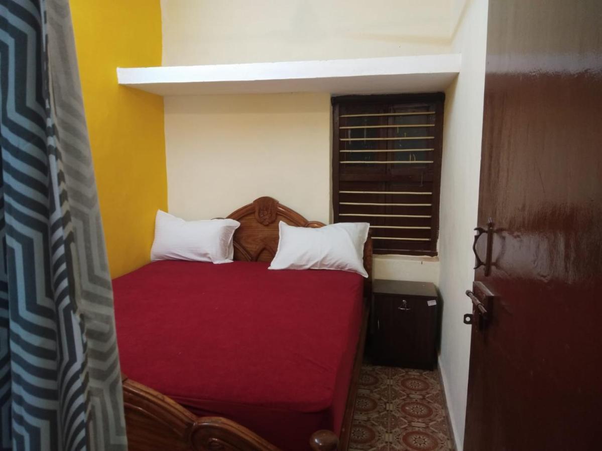 Nks Homestay 蓬蒂切里 外观 照片