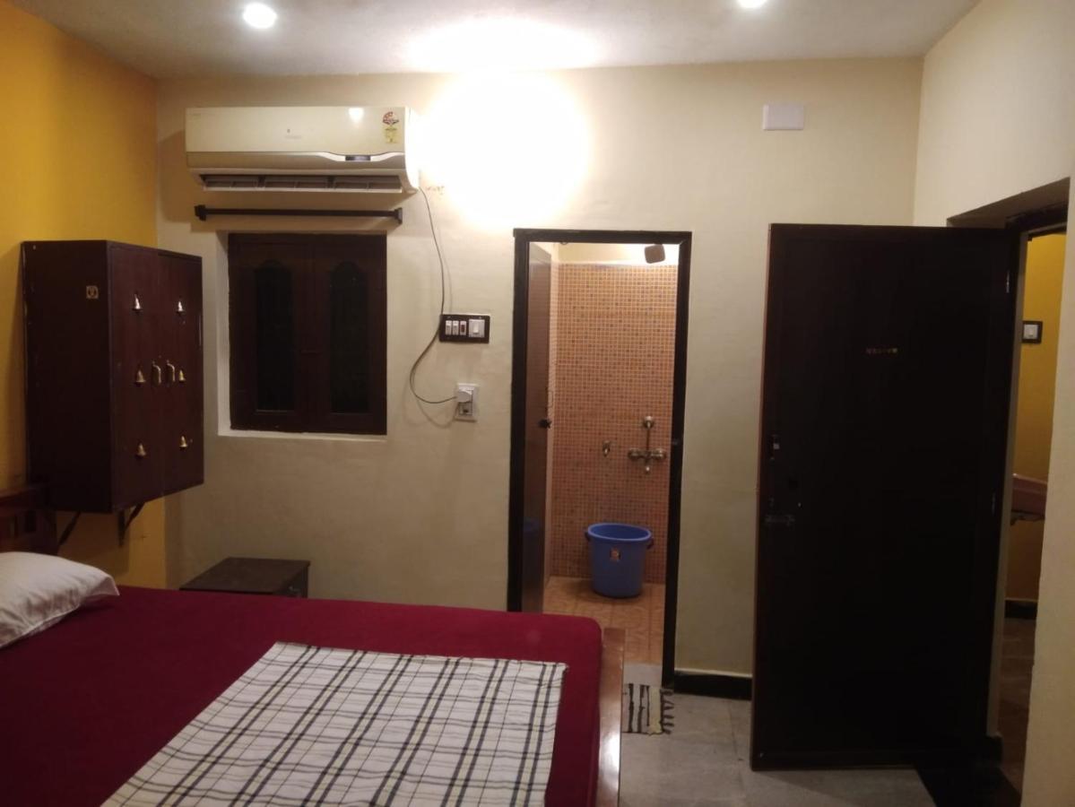 Nks Homestay 蓬蒂切里 外观 照片