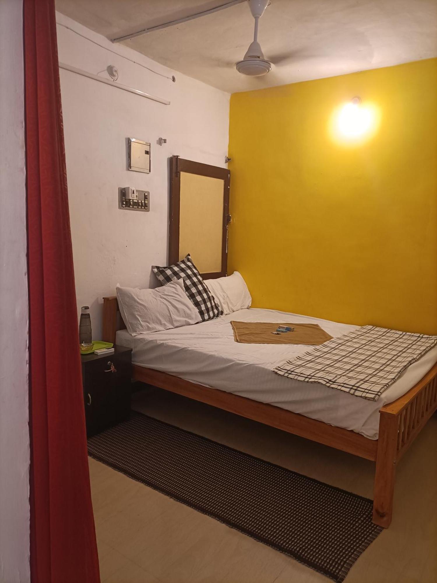 Nks Homestay 蓬蒂切里 外观 照片