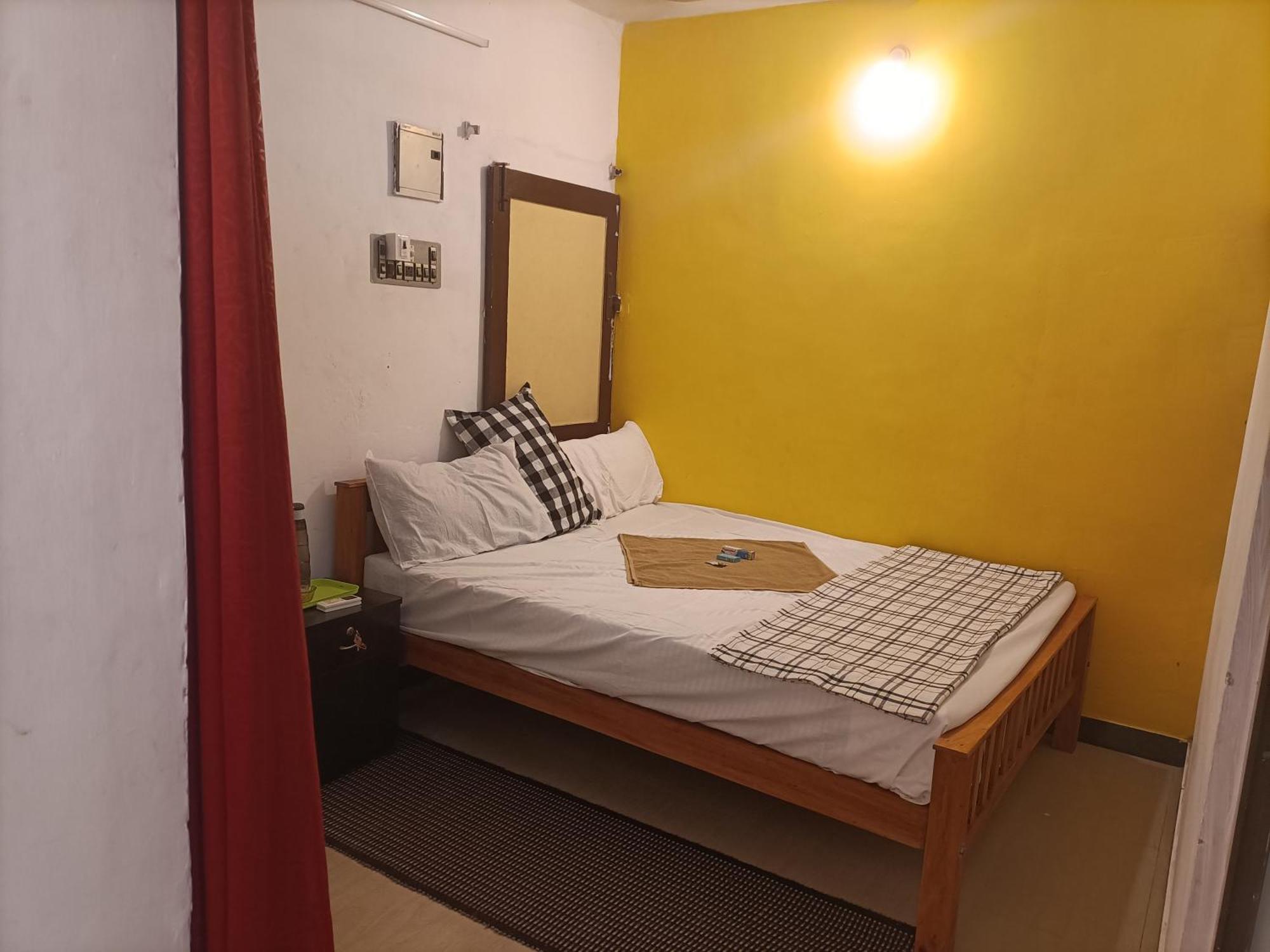 Nks Homestay 蓬蒂切里 外观 照片